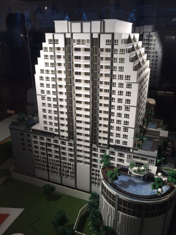 15 Sukhumvit Residence